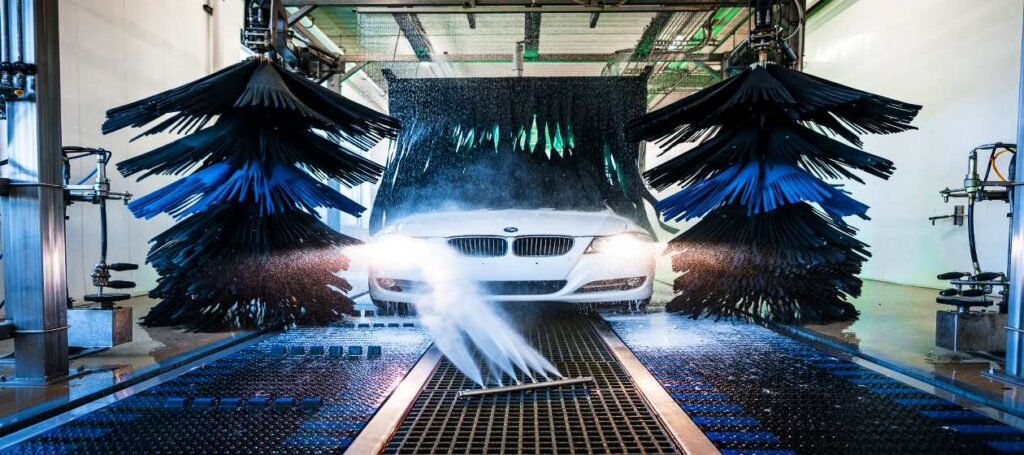 The Pros and Cons of Automatic Car Washes